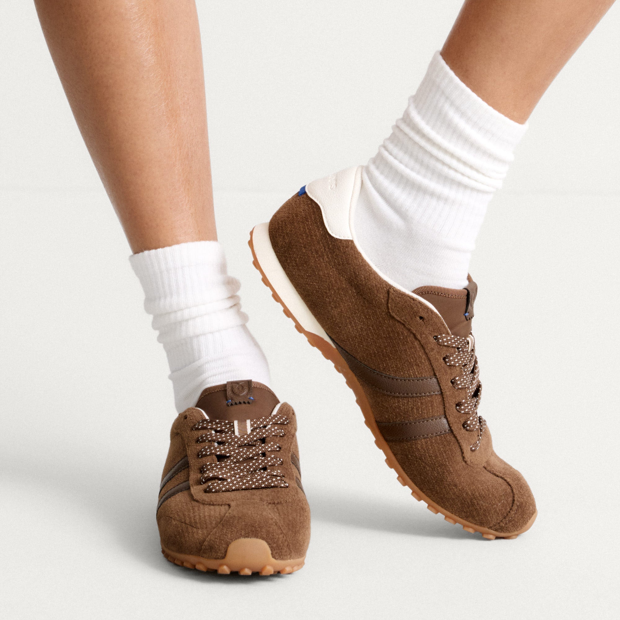 The Ivy Sneaker - ReVelvet™ Cinnamon